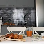 Maisonette De La Apartment *