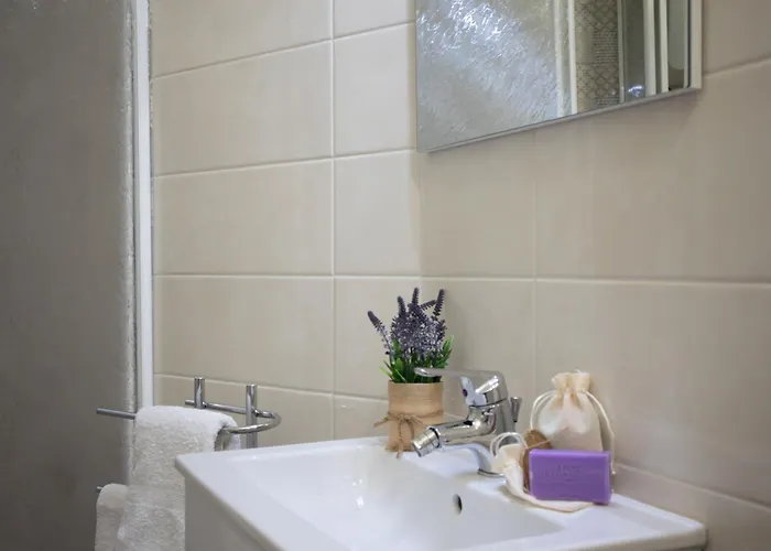 Maisonette De La * Menton