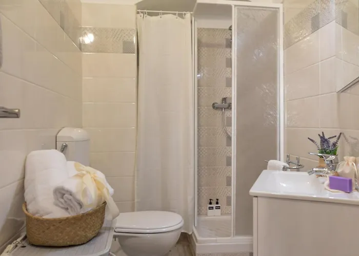 Maisonette De La * Menton